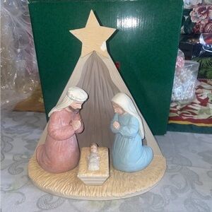 Hallmark Limited Edition Peace on Earth Wood-Look Nativity Original Box VTG 1990